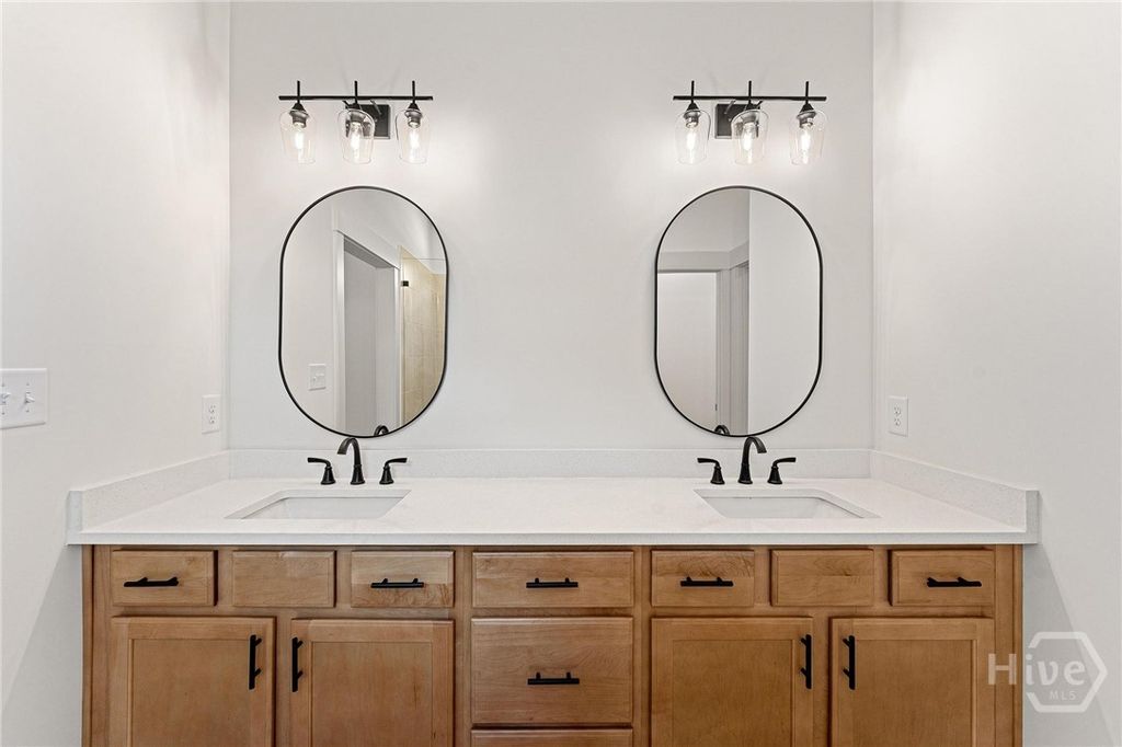 Image 14 of property listing at 33 Hometown Court, Jefferson, GA 30549