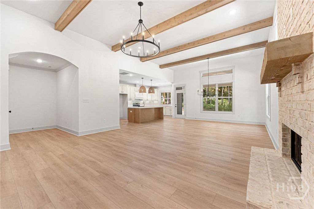 Image 4 of property listing at 33 Hometown Court, Jefferson, GA 30549