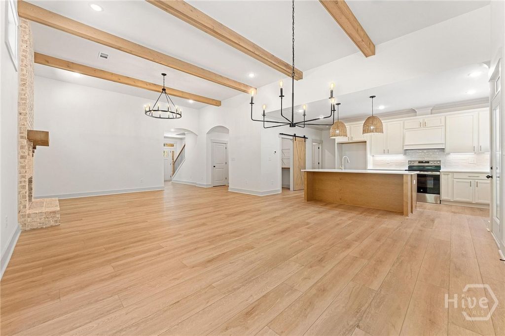 Image 5 of property listing at 33 Hometown Court, Jefferson, GA 30549