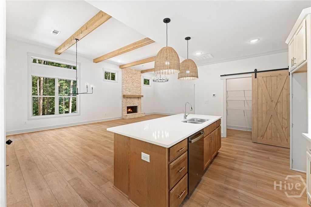 Image 9 of property listing at 33 Hometown Court, Jefferson, GA 30549