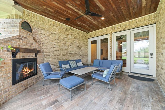 17810 Fairhaven Gateway Drive, Cypress, TX 77433