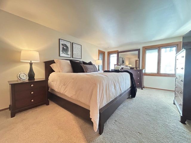 1553 RUSTIC RIDGE COURT, Green Bay, WI 54311