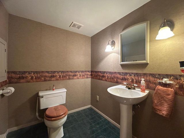 1553 RUSTIC RIDGE COURT, Green Bay, WI 54311