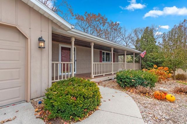 1553 RUSTIC RIDGE COURT, Green Bay, WI 54311