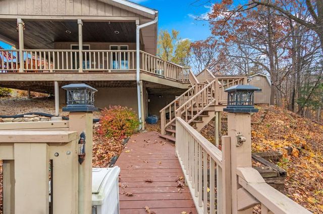 1553 RUSTIC RIDGE COURT, Green Bay, WI 54311