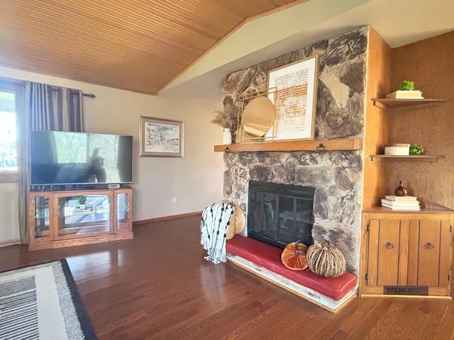 1553 RUSTIC RIDGE COURT, Green Bay, WI 54311