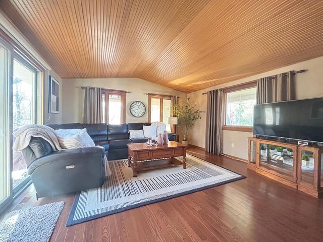 1553 RUSTIC RIDGE COURT, Green Bay, WI 54311