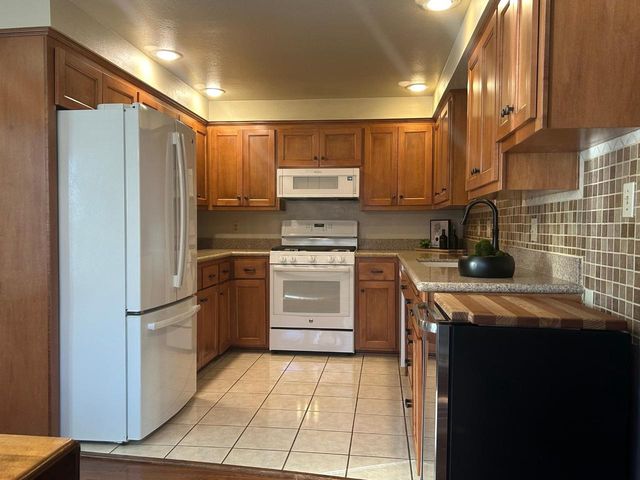 1553 RUSTIC RIDGE COURT, Green Bay, WI 54311