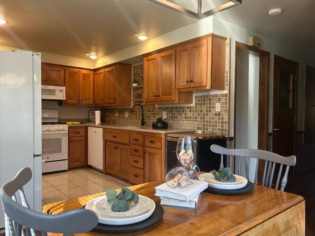 1553 RUSTIC RIDGE COURT, Green Bay, WI 54311