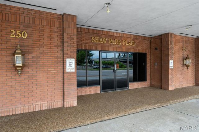 250 S Brentwood Boulevard 1F, Clayton, MO 63105