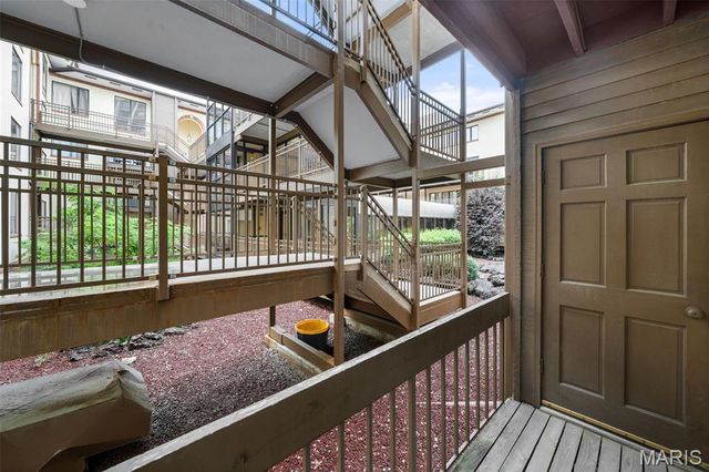 250 S Brentwood Boulevard 1F, Clayton, MO 63105