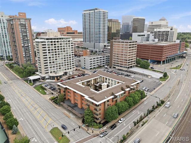 250 S Brentwood Boulevard 1F, Clayton, MO 63105