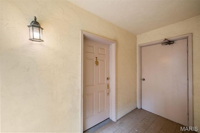 250 S Brentwood Boulevard 1F, Clayton, MO 63105