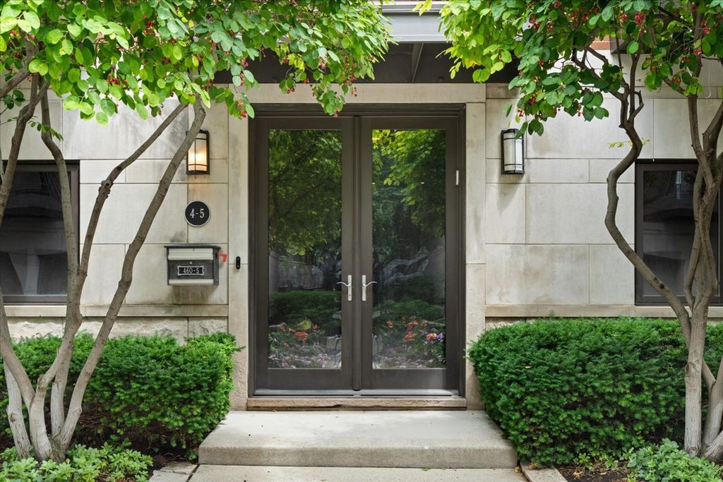 460 W Superior Street 4-5, Chicago, IL 60654 — photo 2