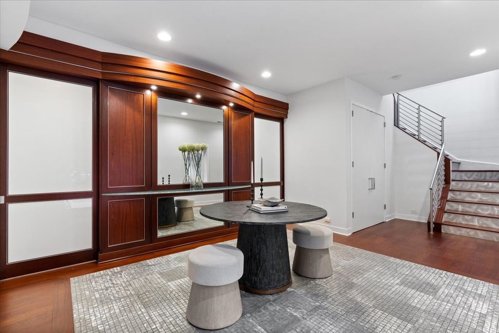 460 W Superior Street 4-5, Chicago, IL 60654 — photo 3