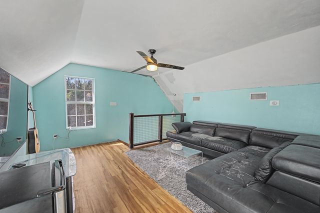 1004 Sandra Drive, Mary Esther, FL 32569