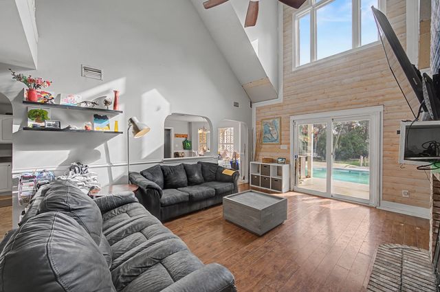 1004 Sandra Drive, Mary Esther, FL 32569