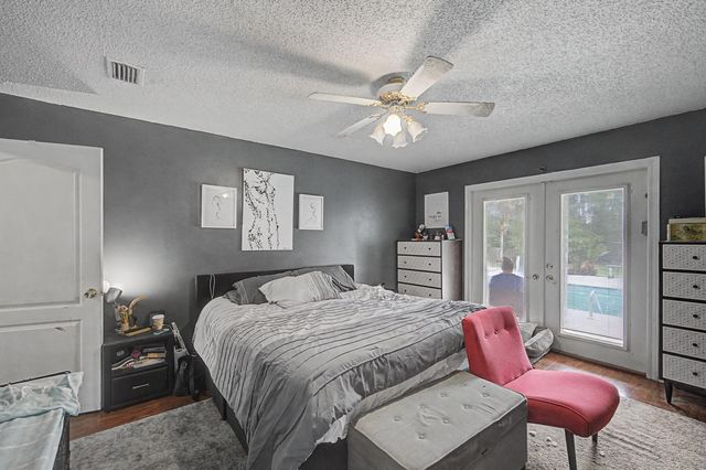 1004 Sandra Drive, Mary Esther, FL 32569