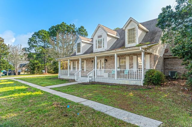 1004 Sandra Drive, Mary Esther, FL 32569