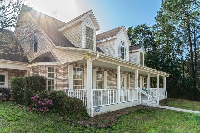 1004 Sandra Drive, Mary Esther, FL 32569