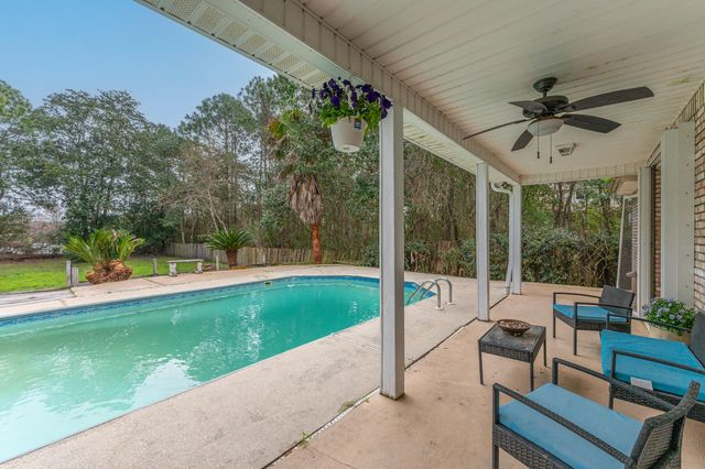 1004 Sandra Drive, Mary Esther, FL 32569