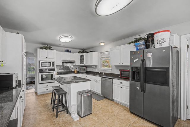 1004 Sandra Drive, Mary Esther, FL 32569