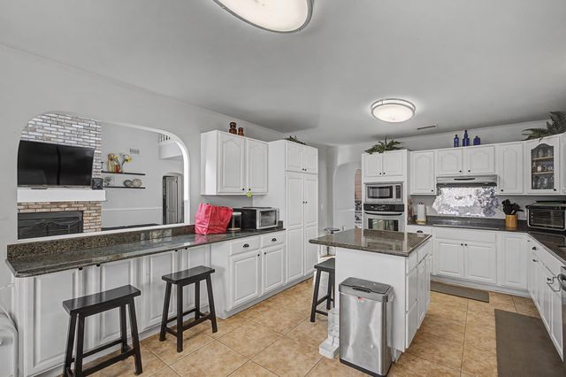 1004 Sandra Drive, Mary Esther, FL 32569