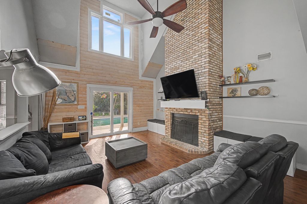 1004 Sandra Drive, Mary Esther, FL 32569