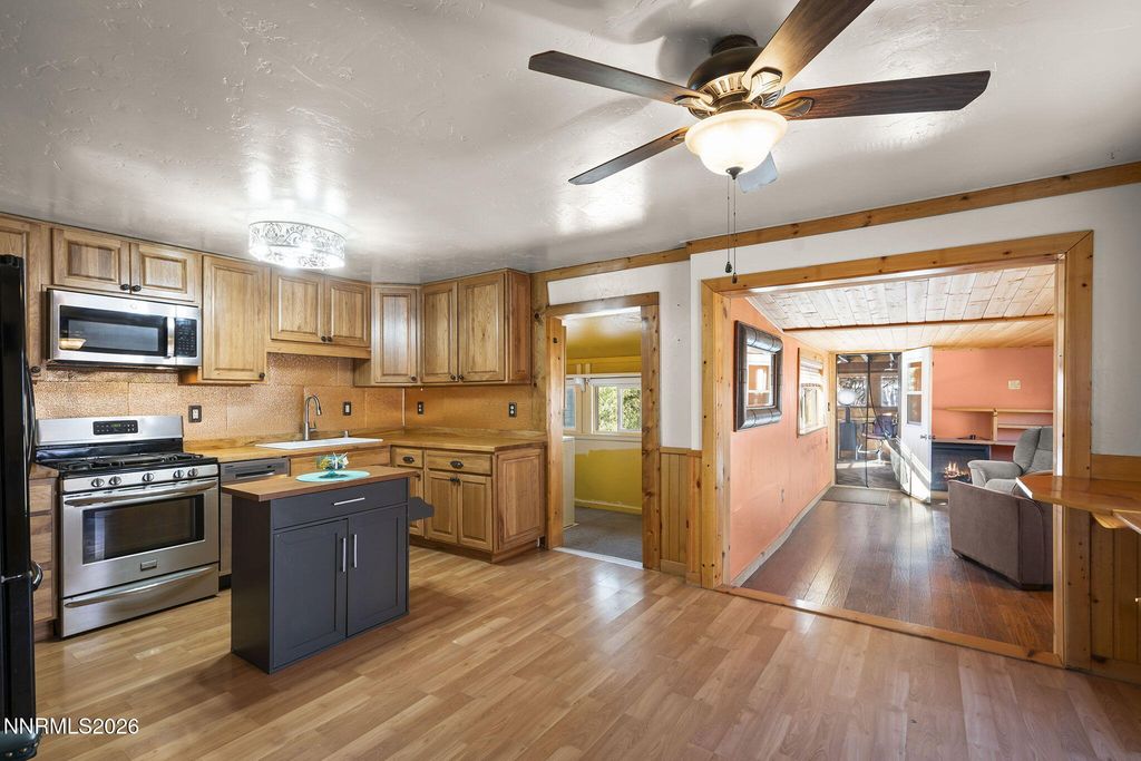 Image 5 of property listing at 421 14th Street, Sparks, NV 89431