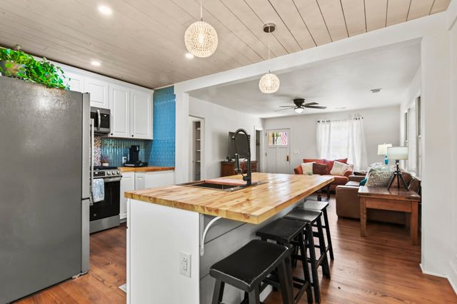 1114 Melvin Drive, Hanahan, SC 29410