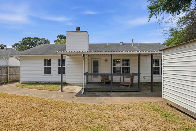 900 Edgewood Drive, Bryant, AR 72022