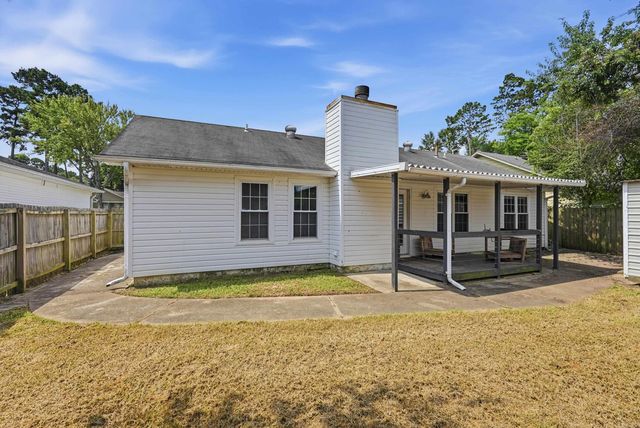 900 Edgewood Drive, Bryant, AR 72022