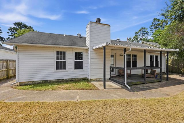 900 Edgewood Drive, Bryant, AR 72022