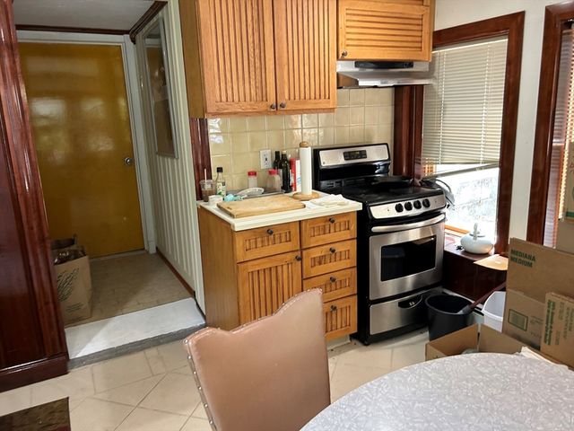 11 Travis Drive 8, Newton, MA 02467