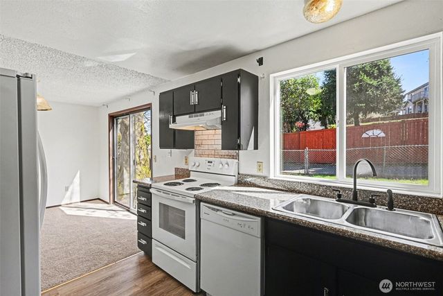27938 22nd Avenue S, Federal Way, WA 98003