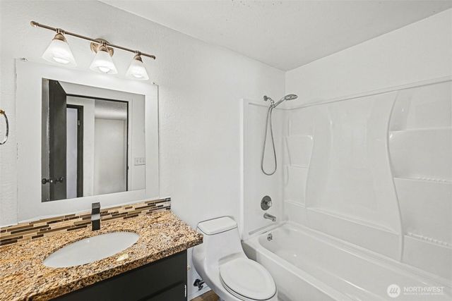 27938 22nd Avenue S, Federal Way, WA 98003