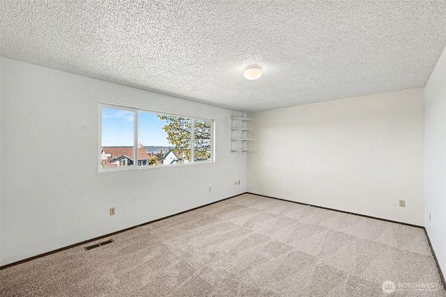 27938 22nd Avenue S, Federal Way, WA 98003