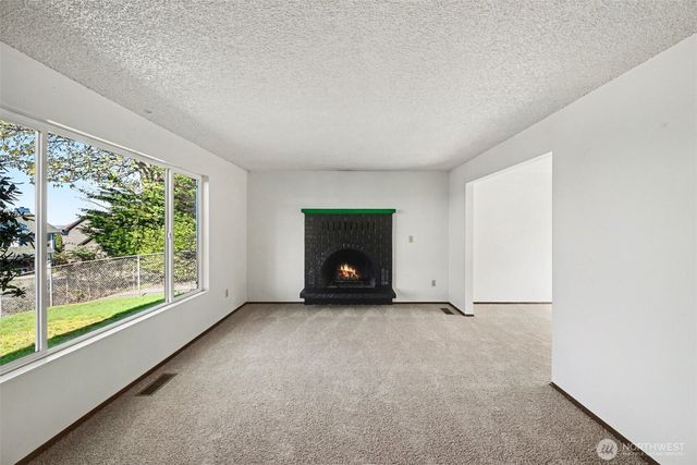 27938 22nd Avenue S, Federal Way, WA 98003