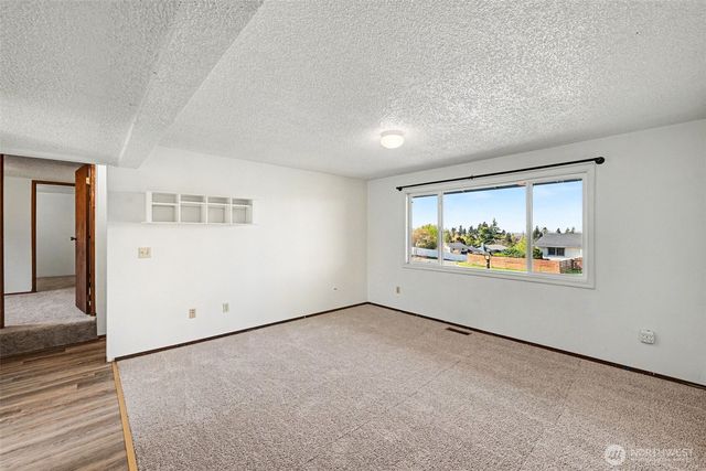 27938 22nd Avenue S, Federal Way, WA 98003