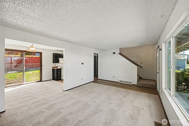 27938 22nd Avenue S, Federal Way, WA 98003