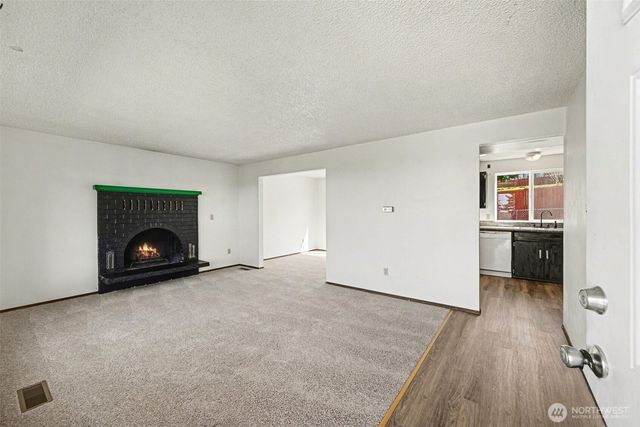 27938 22nd Avenue S, Federal Way, WA 98003