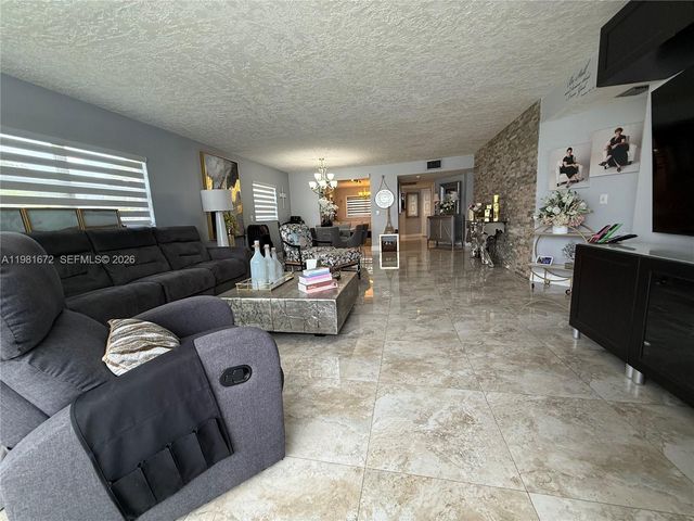 12950 SW 4th Ct 112H, Pembroke Pines, FL 33027