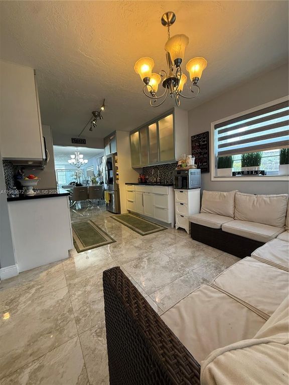 12950 SW 4th Ct 112H, Pembroke Pines, FL 33027