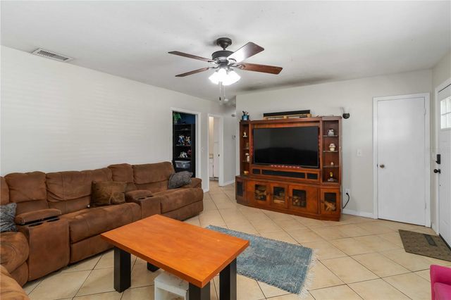 2935 FOREST CIRCLE, Seffner, FL 33584