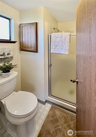 916 Cathy Court SE, Tumwater, WA 98501