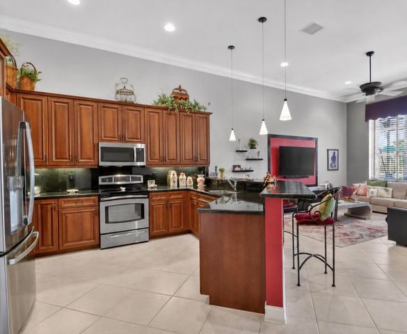 7175 Boscanni Drive, Boynton Beach, FL 33437