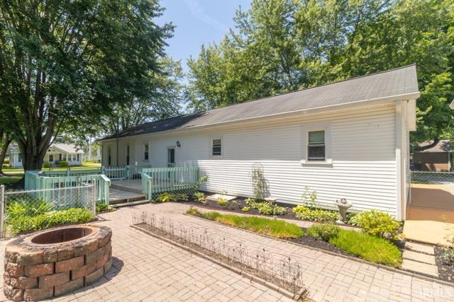 206 W School Street, Mount Summit, IN 47361