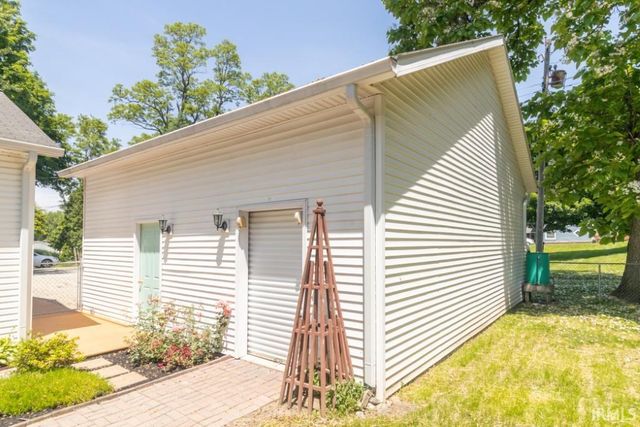206 W School Street, Mount Summit, IN 47361
