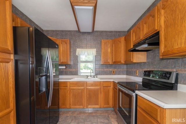 206 W School Street, Mount Summit, IN 47361