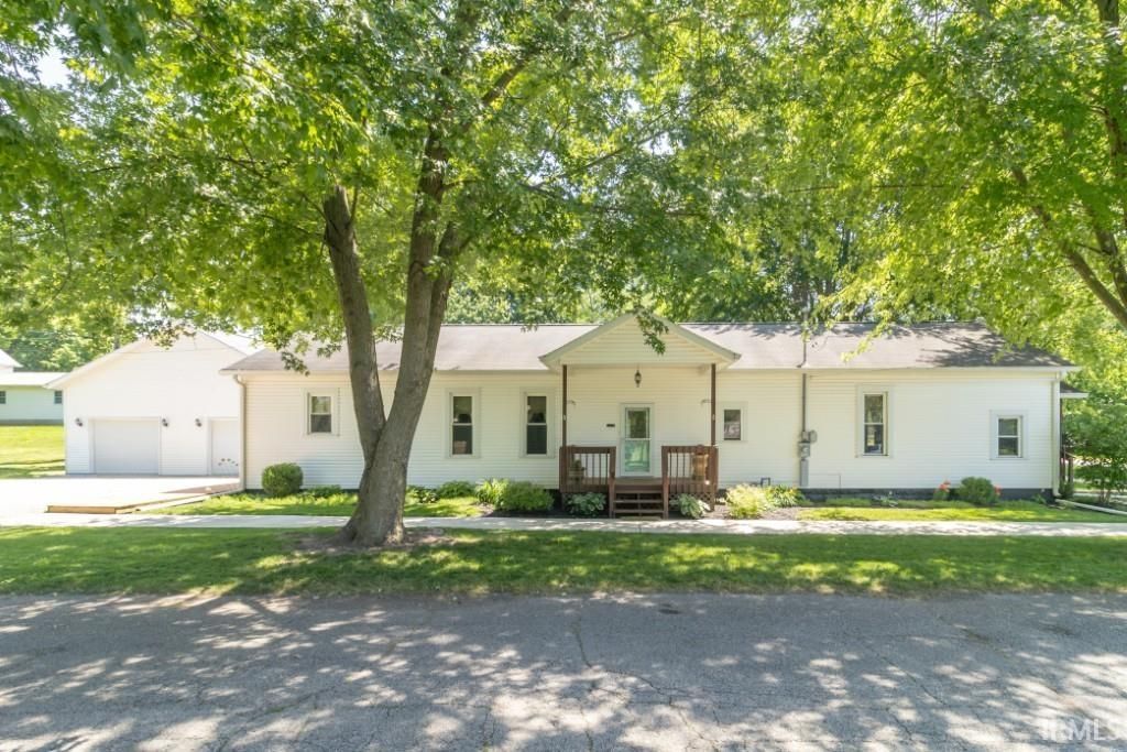 206 W School Street, Mount Summit, IN 47361